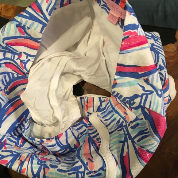 EUC LILLY PULITZER RED RIGHT RETURN SKORT SIZE 00 - Picture 4 of 4